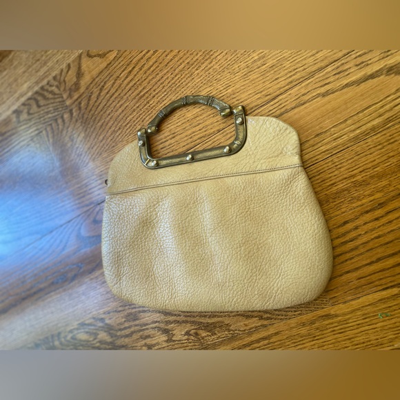 Beauty tan leather vintage hand bag. - Picture 2 of 6